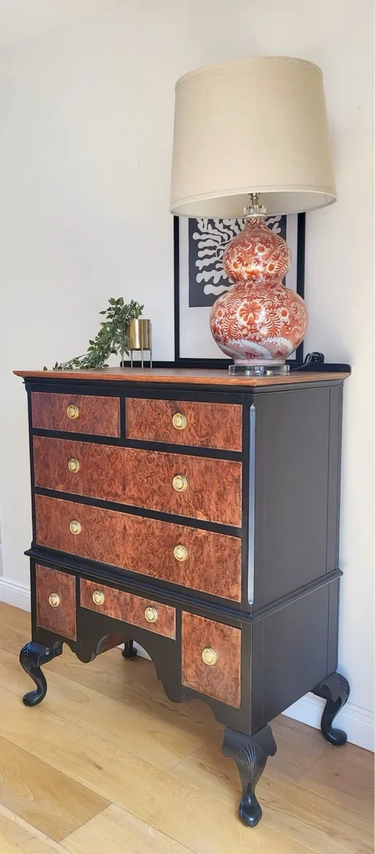 Beautiful walnut burr chest of drawers - Image 3