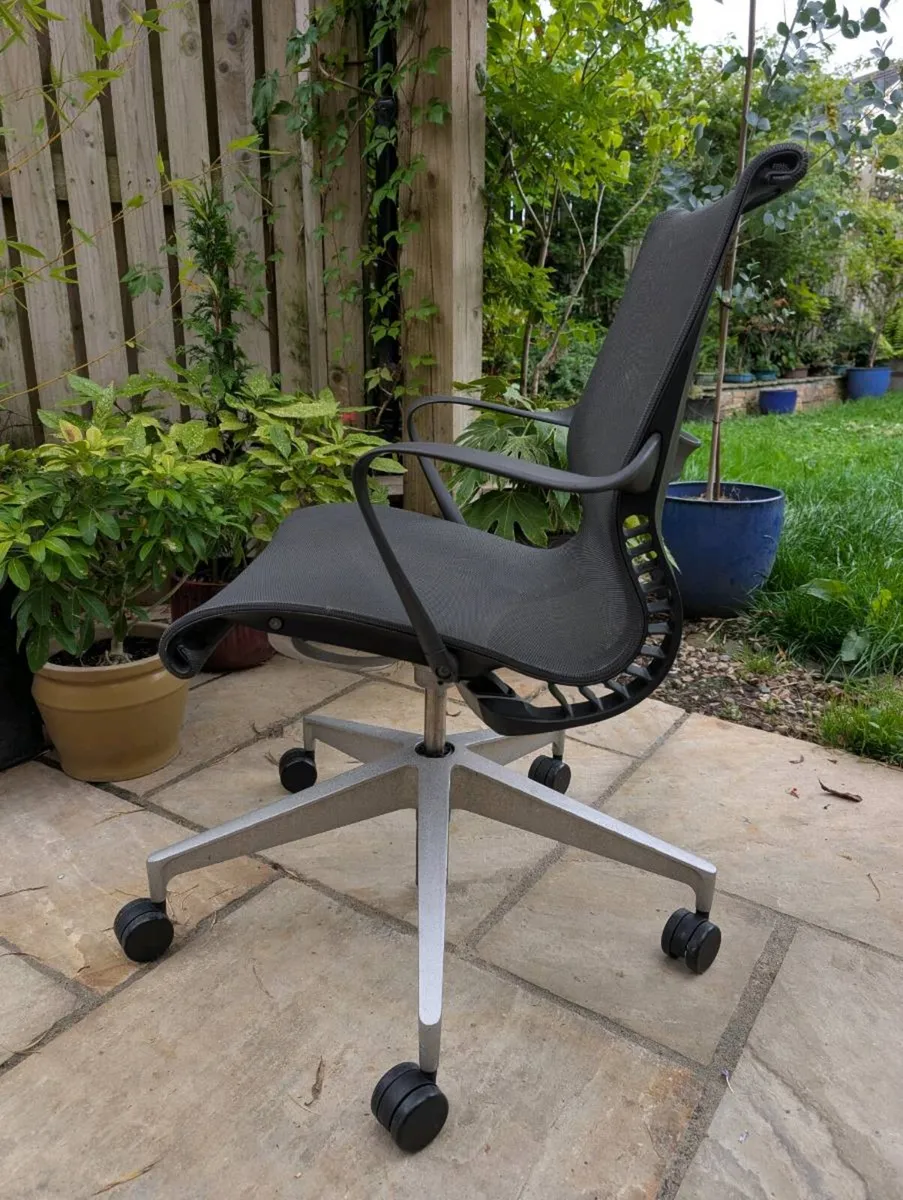 Herman Miller setu - Image 3