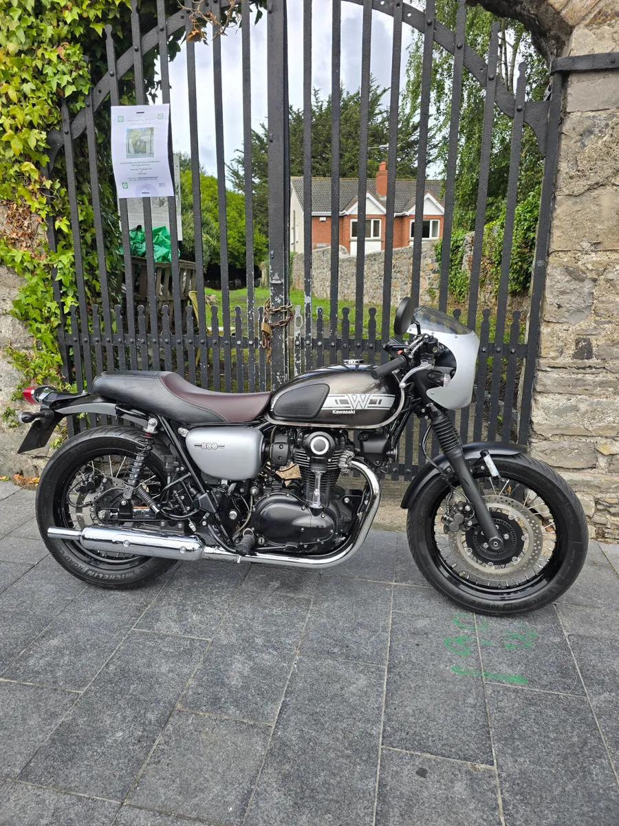 2022 KAWASAKI W800 CAFE MOTO4U - Image 4