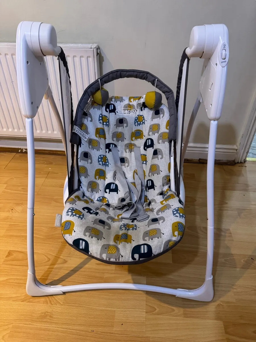 Baby swing - Image 1