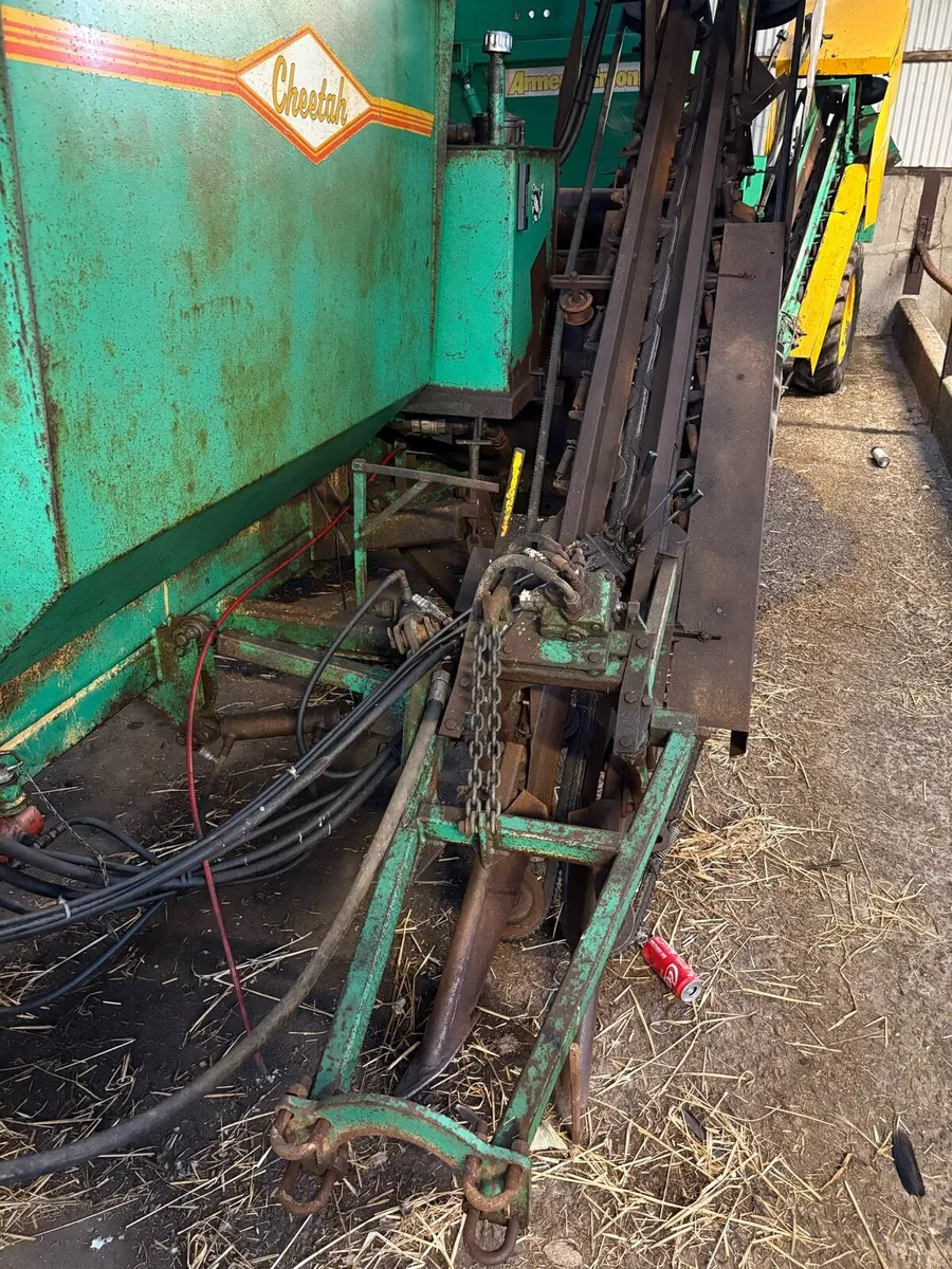 Armer Salmon beet harvester - Image 2