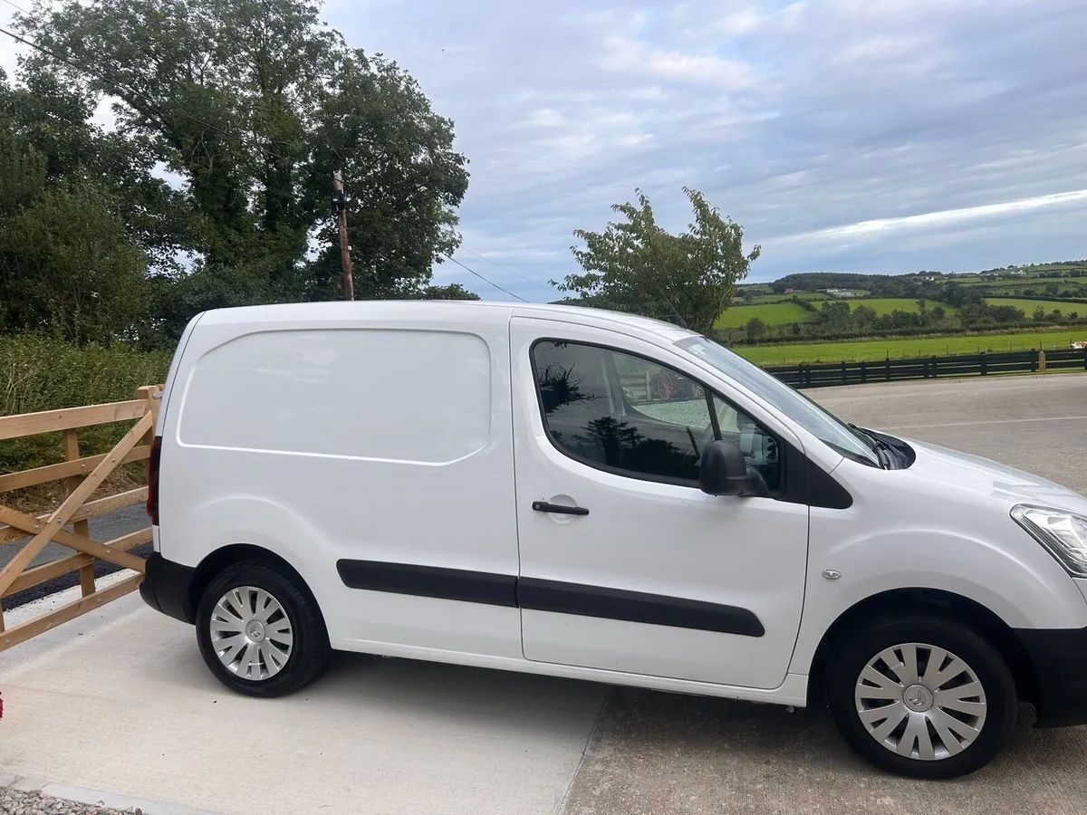 Van - Image 3