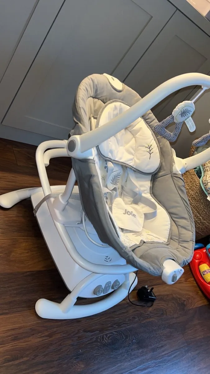 Joie Emeri 2-in-1 baby swing and rocker fern - Image 3