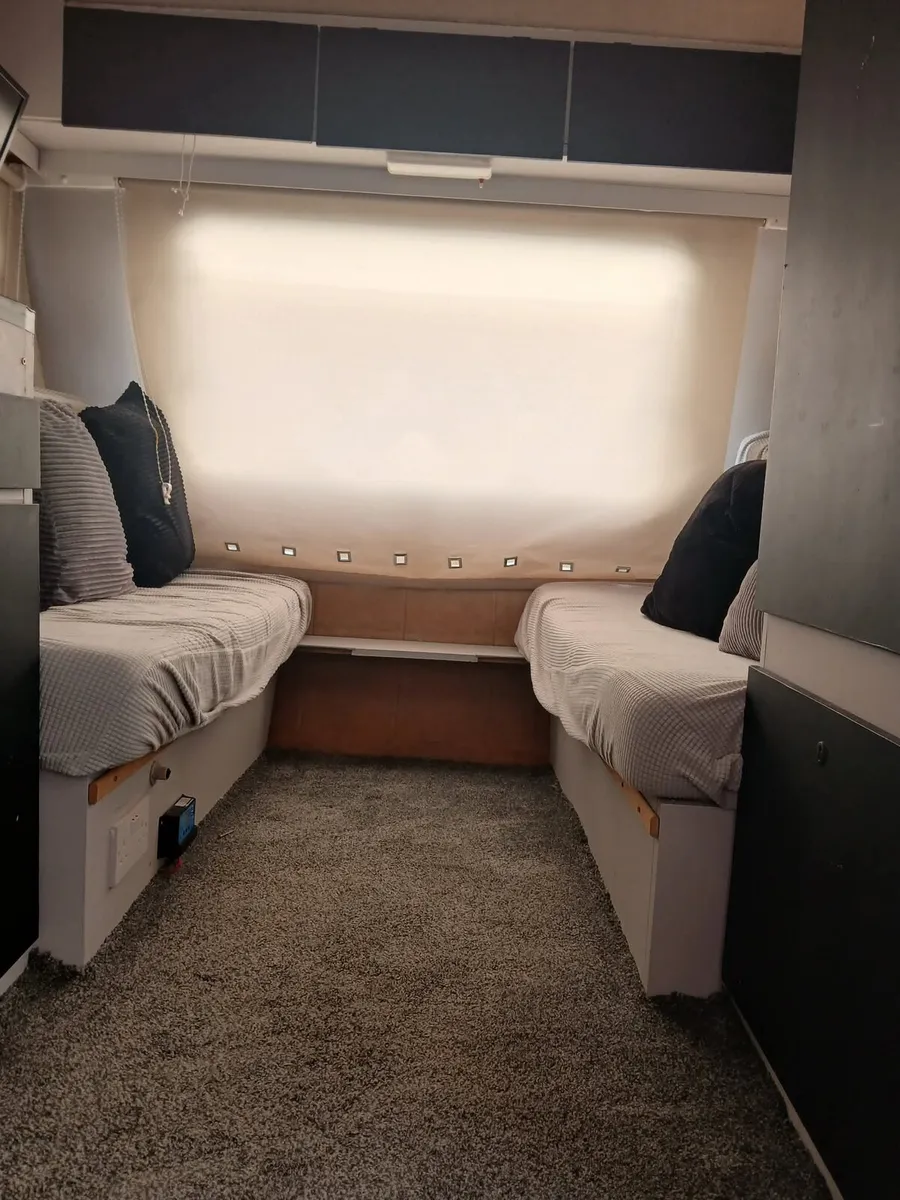 Caravan - Image 3