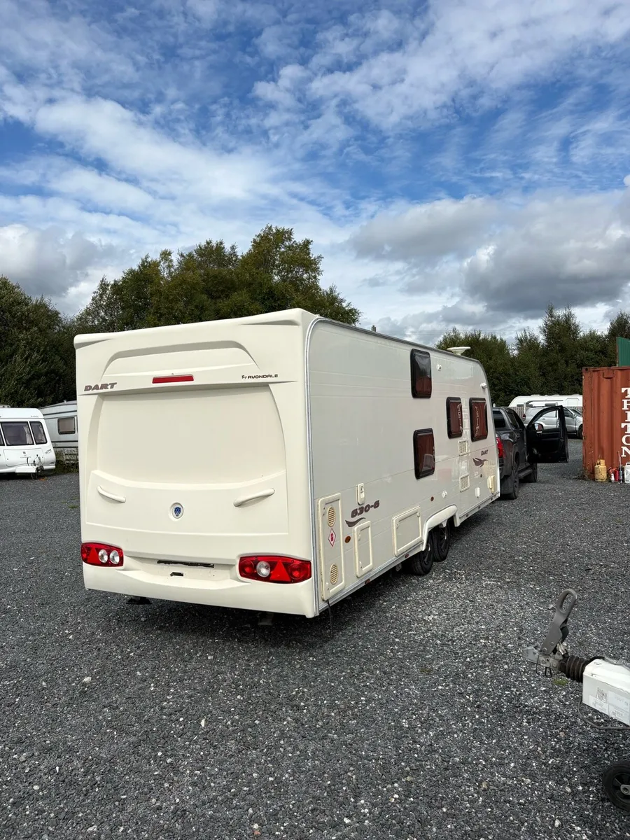 2009 Avondale 6 Berth Fixed Bunkbed Caravan - Image 4