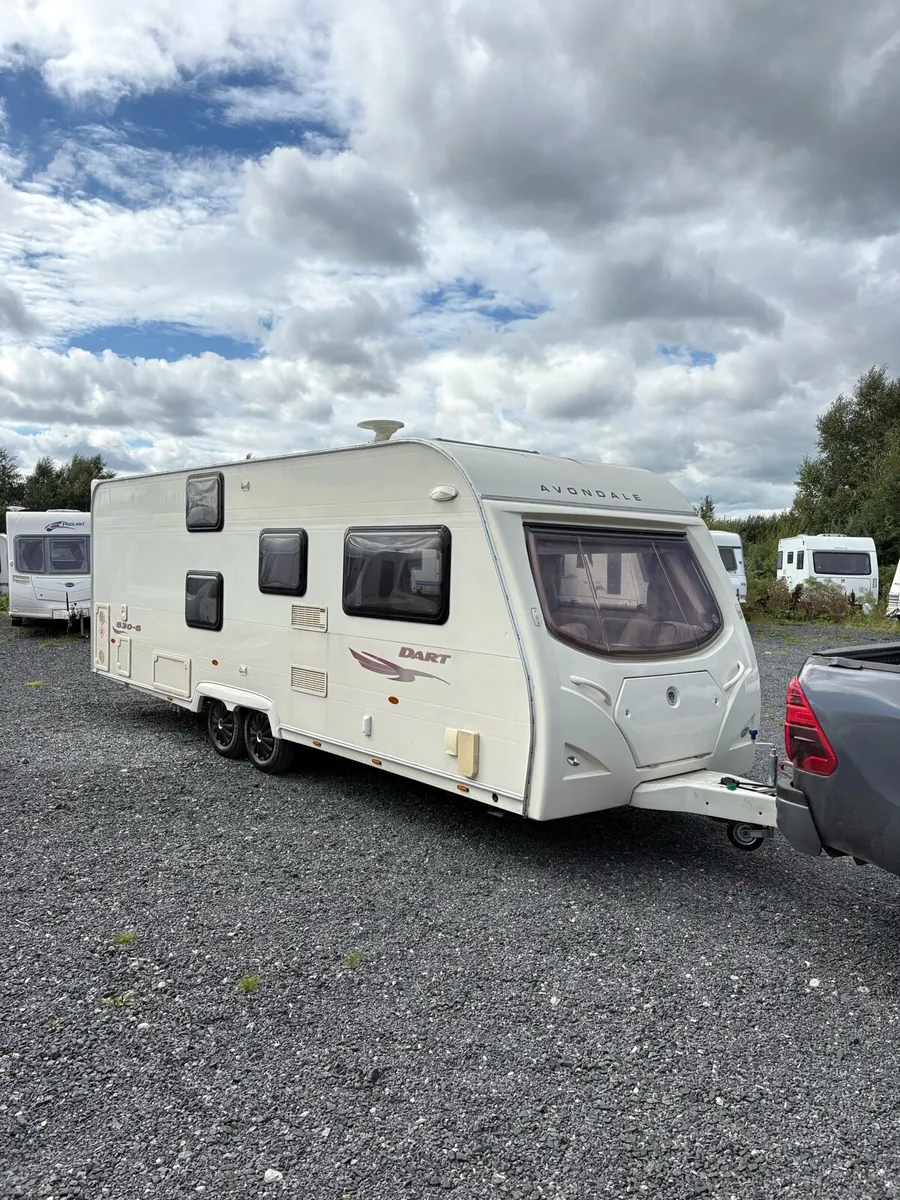 2009 Avondale 6 Berth Fixed Bunkbed Caravan - Image 1