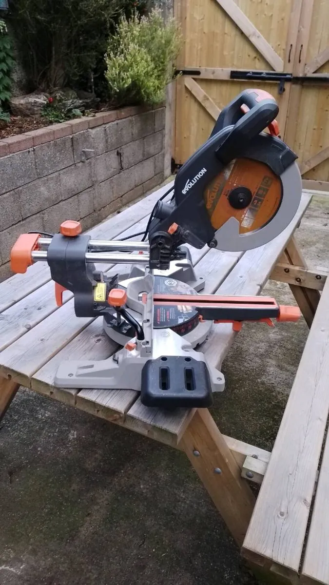 Mitre Chop saw - Image 1