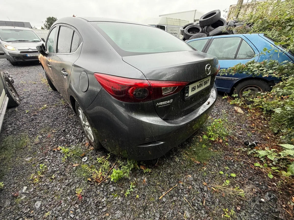 Mazda 3 for parts - Image 2