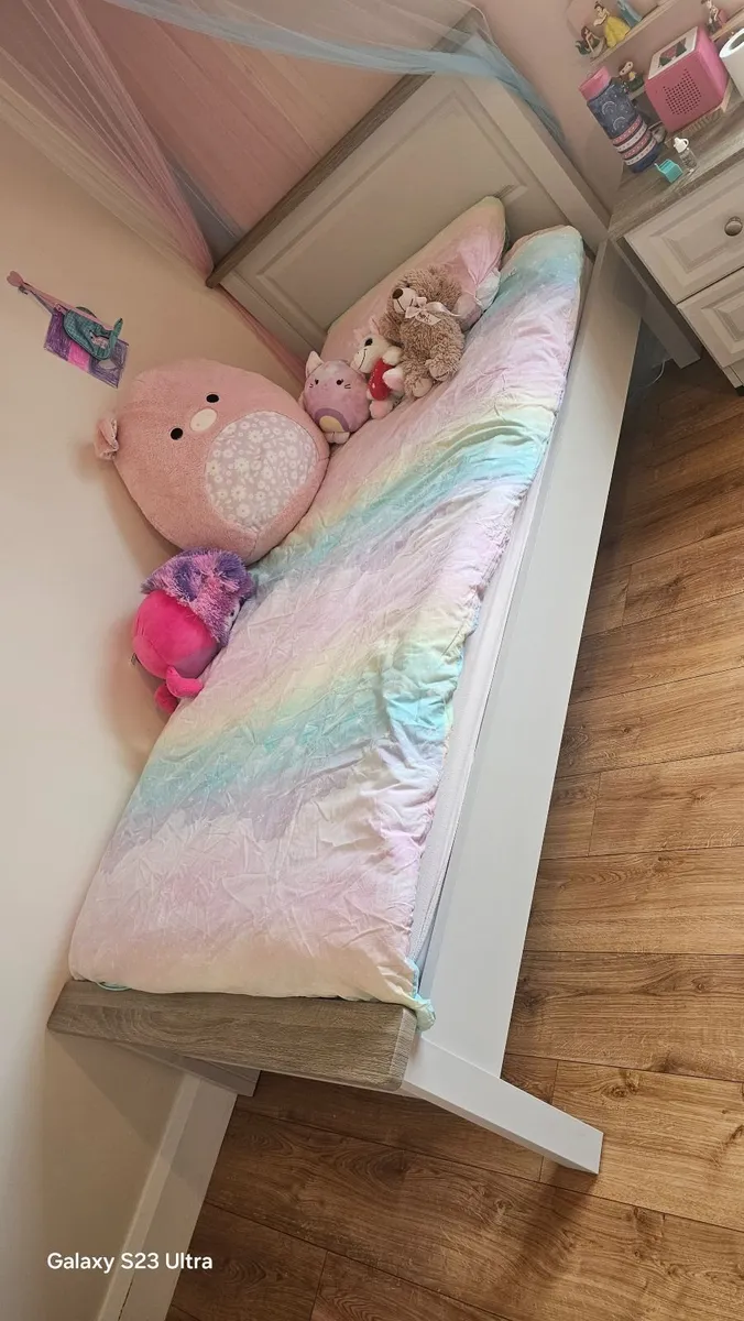 Single beds - Image 3