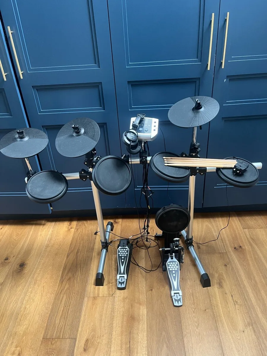 Electronic drum set - Image 1