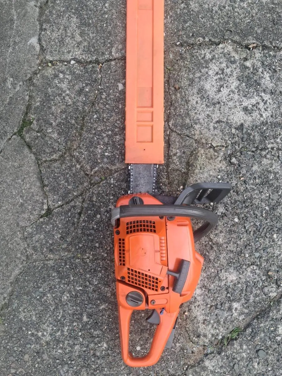 Husqvarna 350 chainsaw - Image 2