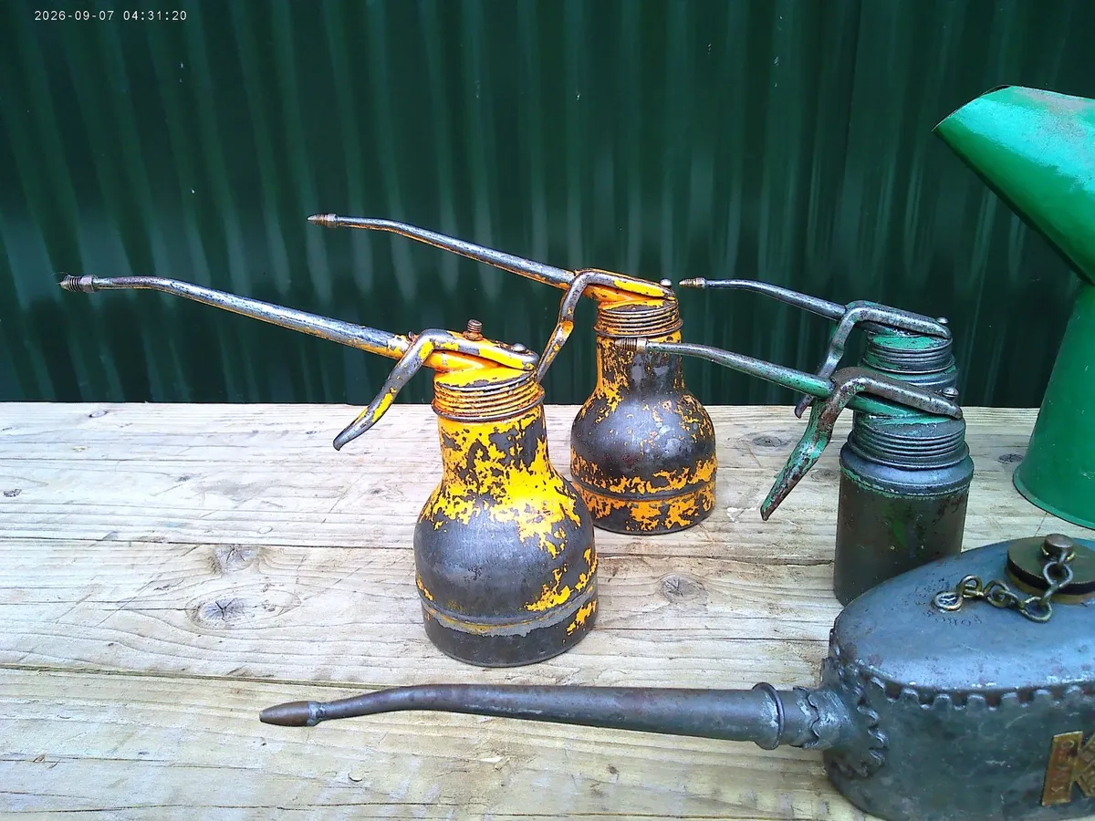 Vintage Oil Cans - Image 4