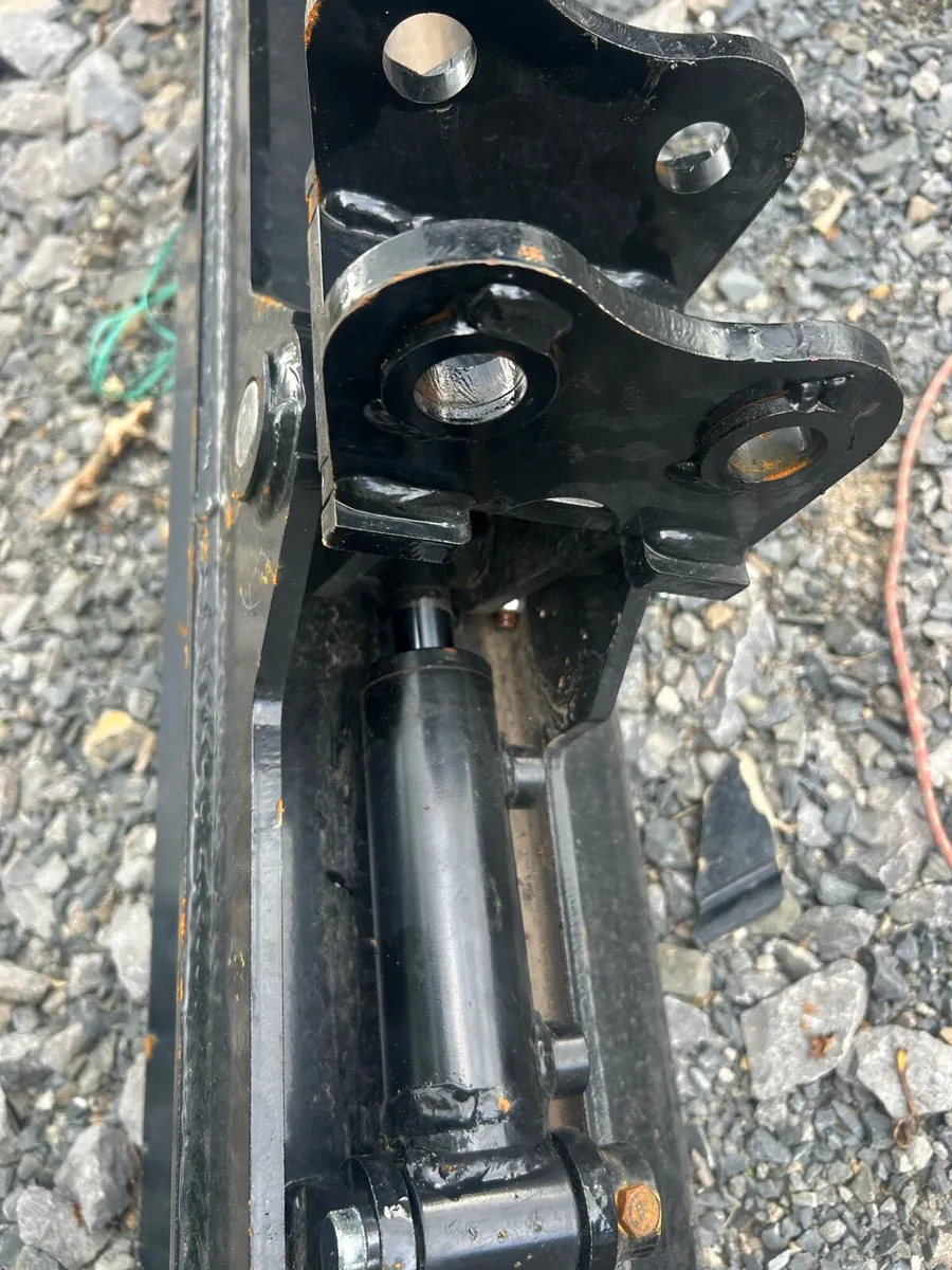 Tilting digger bucket - Image 3