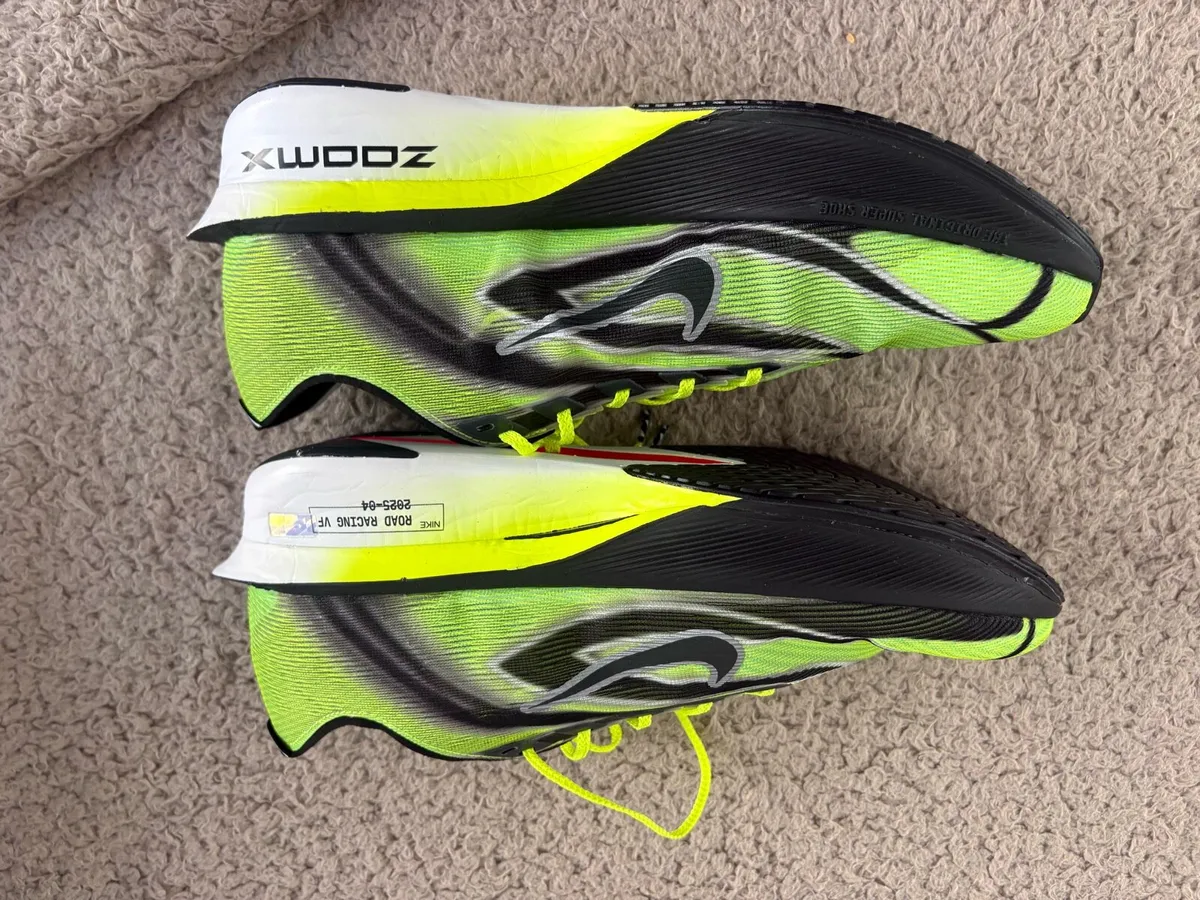 Vaporfly 4s size 11UK NEW - Image 4