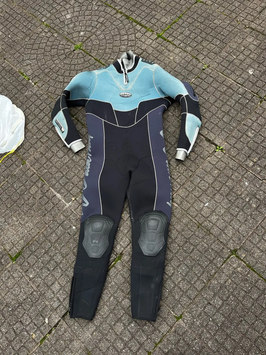 7mm wetsuit L - Image 1