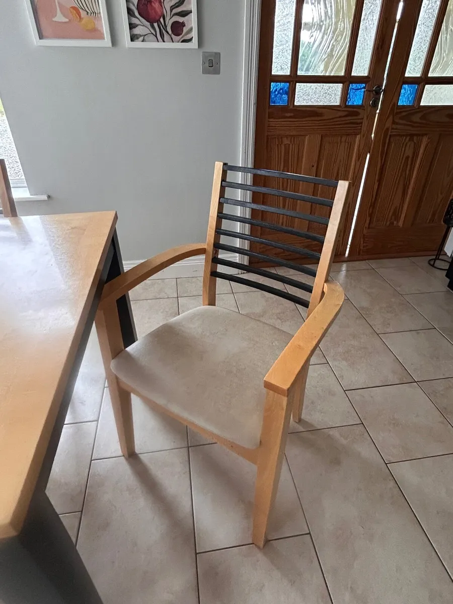 Dining table and 6 chairs - Image 2