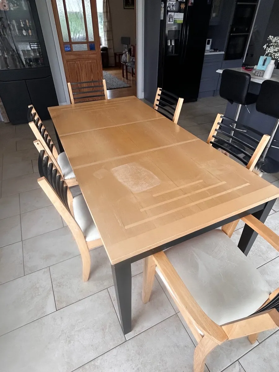 Dining table and 6 chairs - Image 4