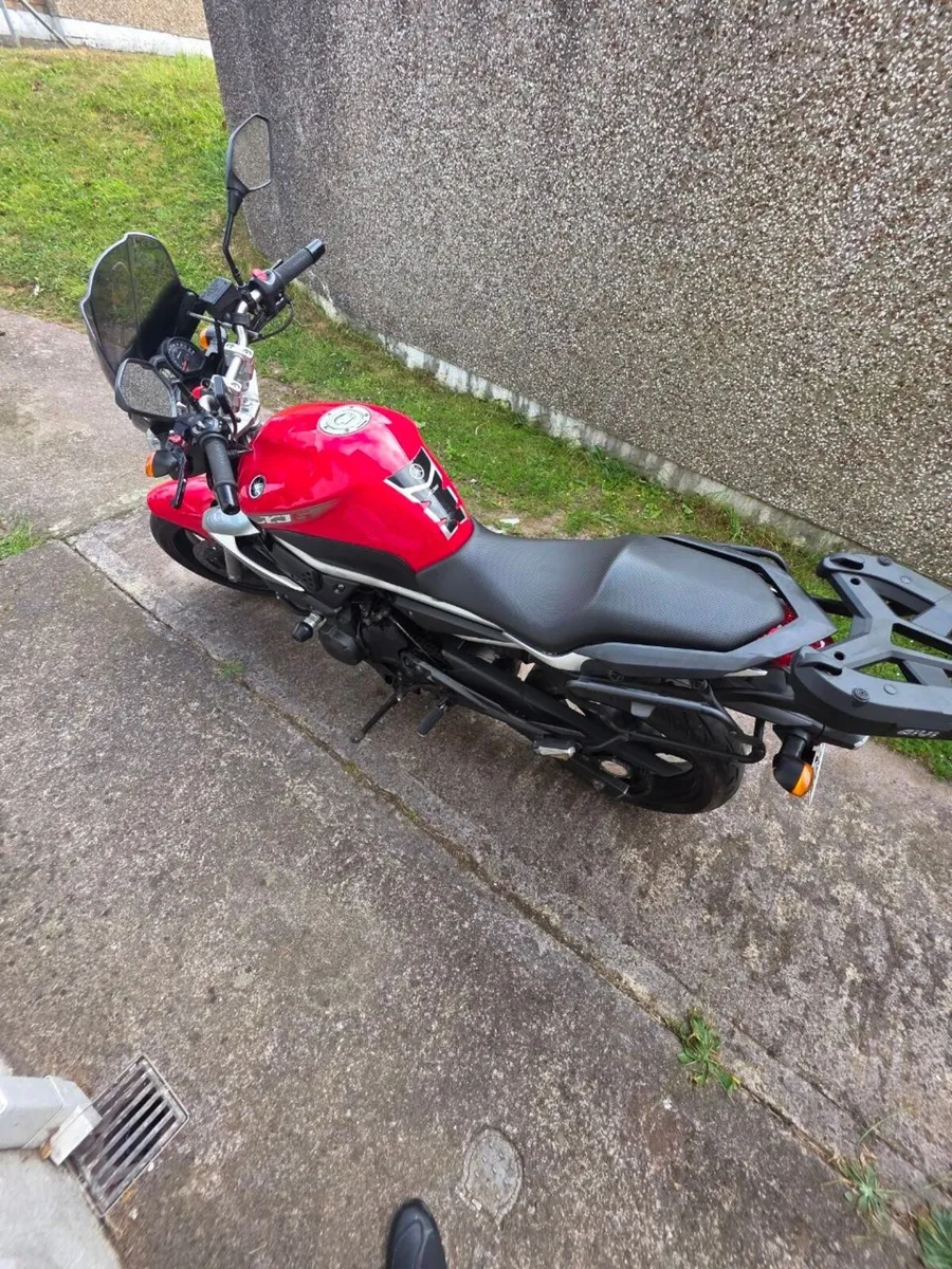 YAMAHA Xj6 N - Image 4
