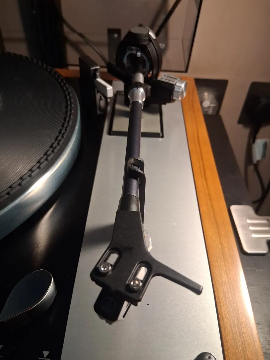Record Player - Image 2