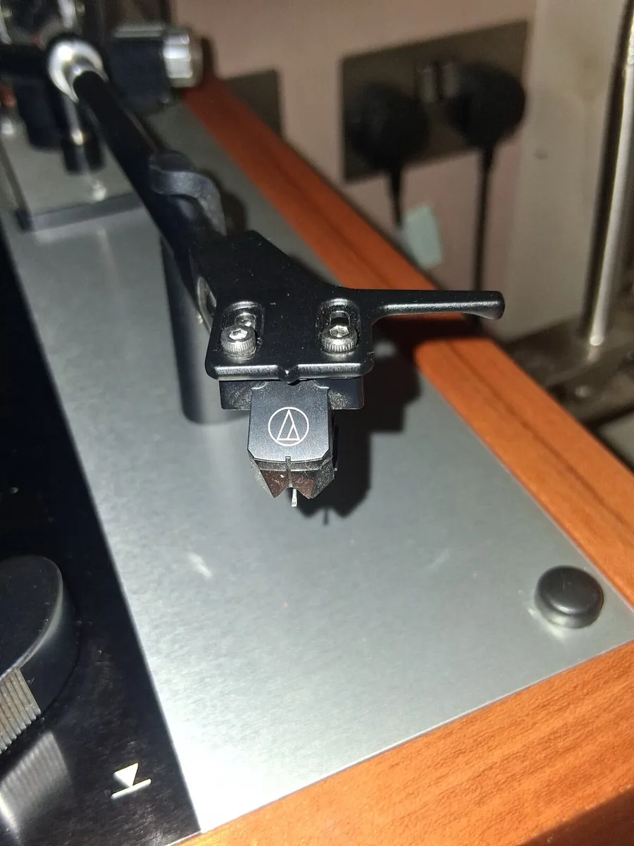 Record Player - Image 3