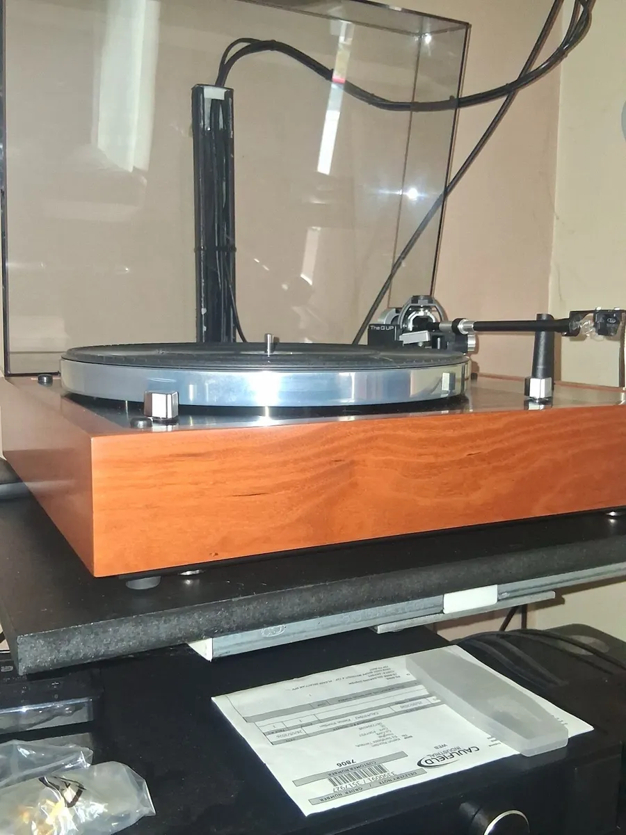 Record Player - Image 4
