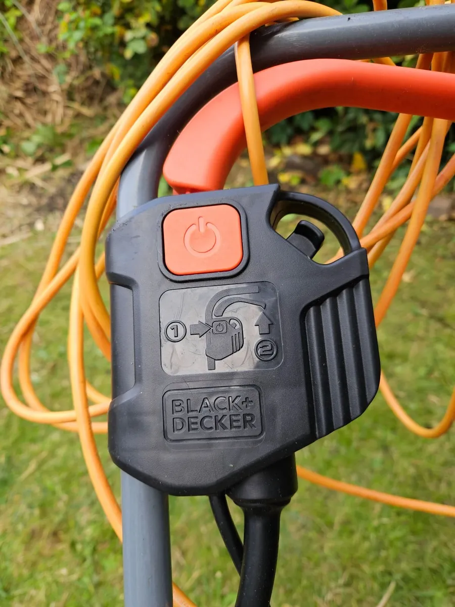 Black & Decker compact lawnmower - Image 2