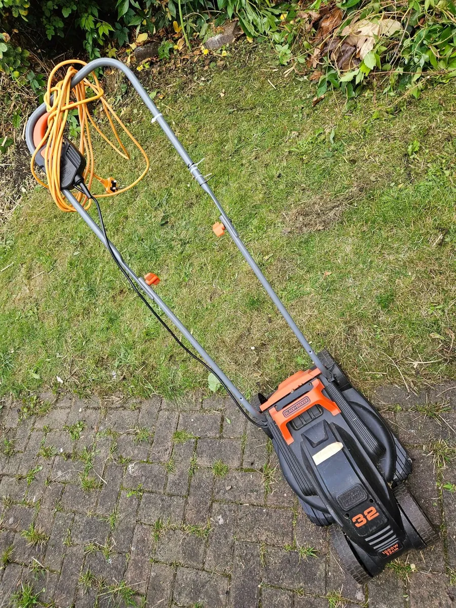 Black & Decker compact lawnmower - Image 4
