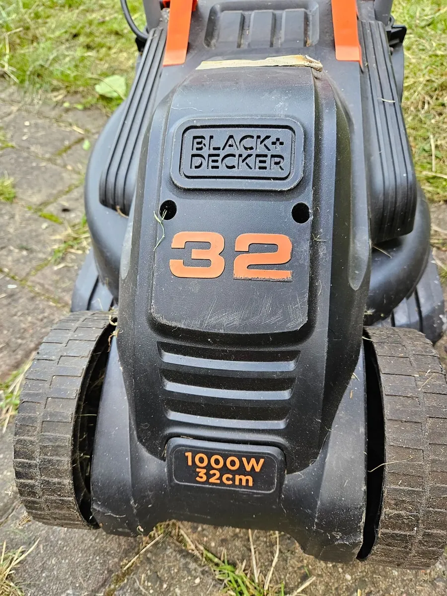 Black & Decker compact lawnmower - Image 3