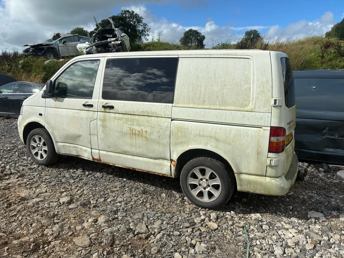 VW transporter t5 07 parts/breaking - Image 3