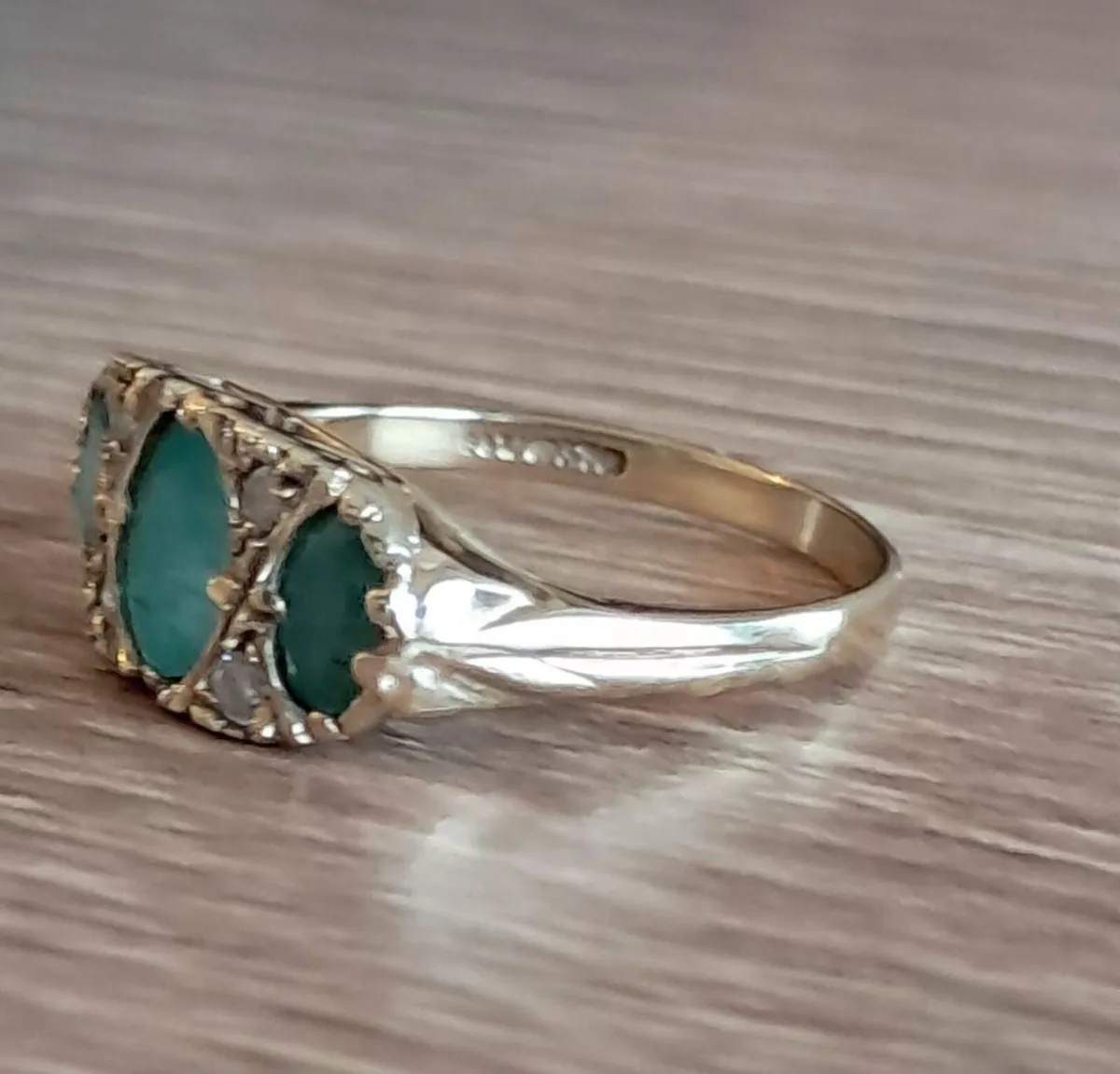 Vintage Emarald & Diamond Gold Ring - Image 3