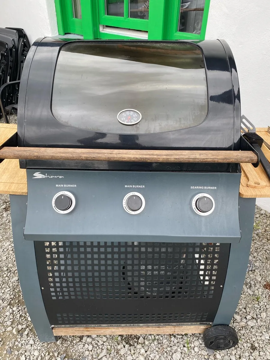 Sahara S350 BBQ with smoker box - Image 2
