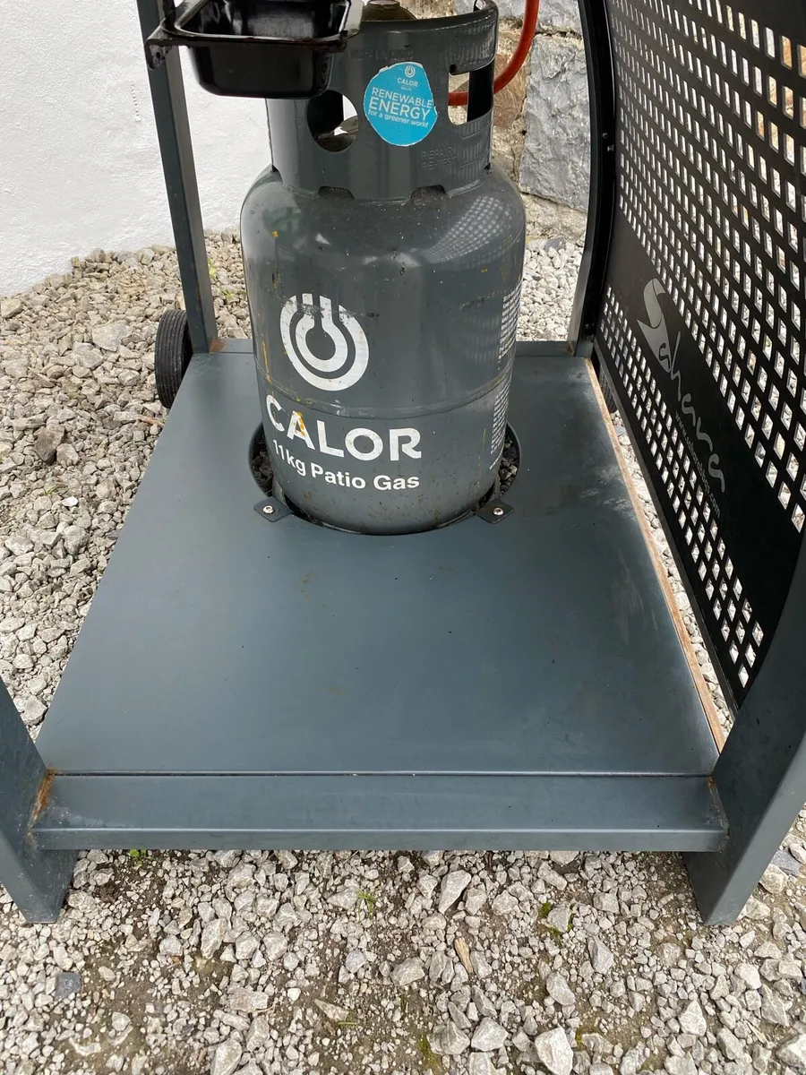 Sahara S350 BBQ with smoker box - Image 3
