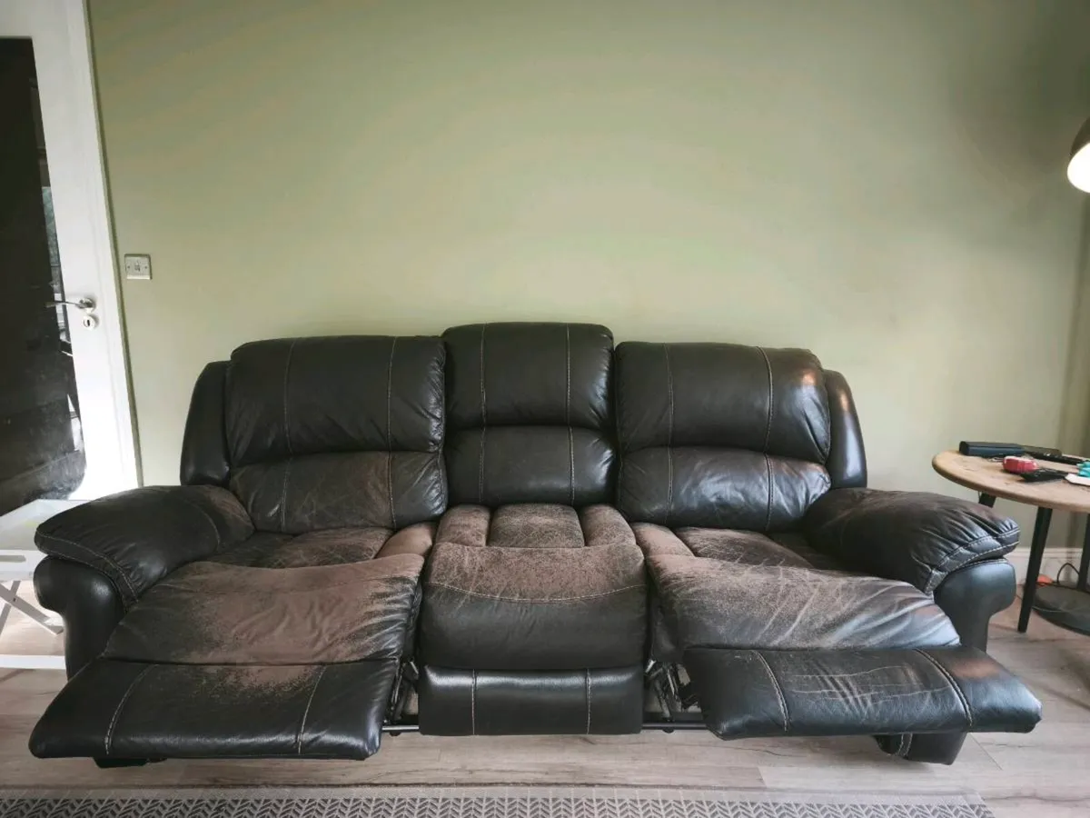 Free Sofa - Image 2
