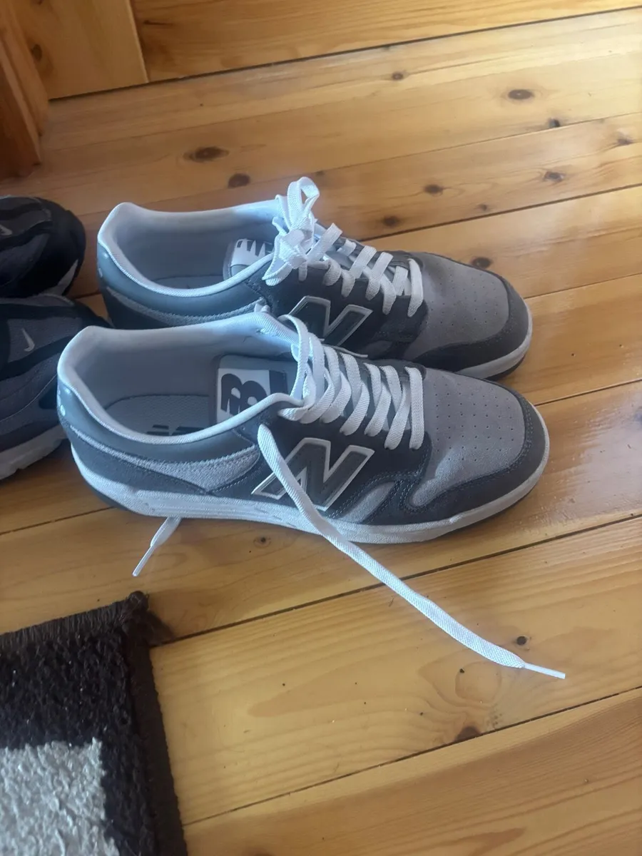 Runners - Image 1
