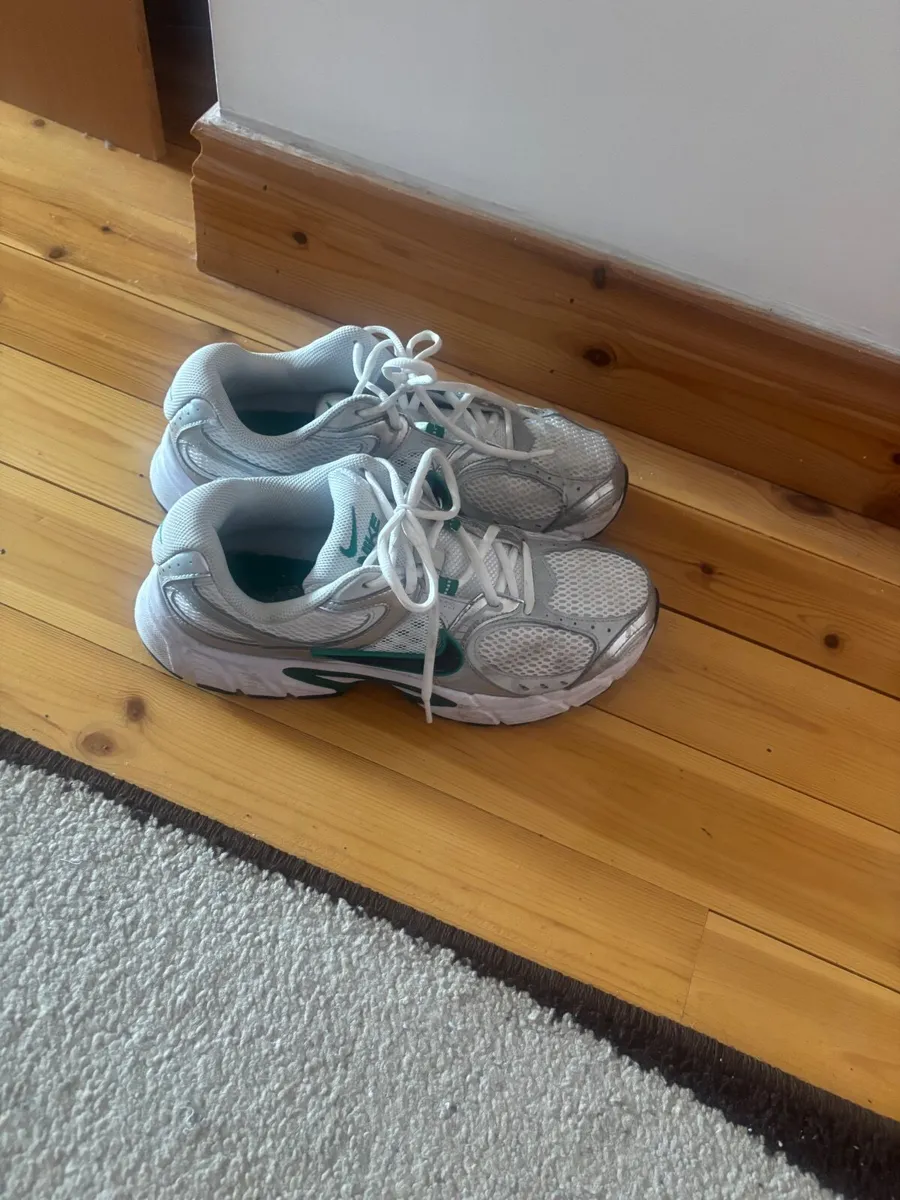 Runners - Image 3