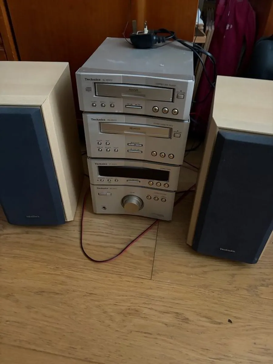 Technics Stereo system - Tuner/CD/Cassette player - Image 1