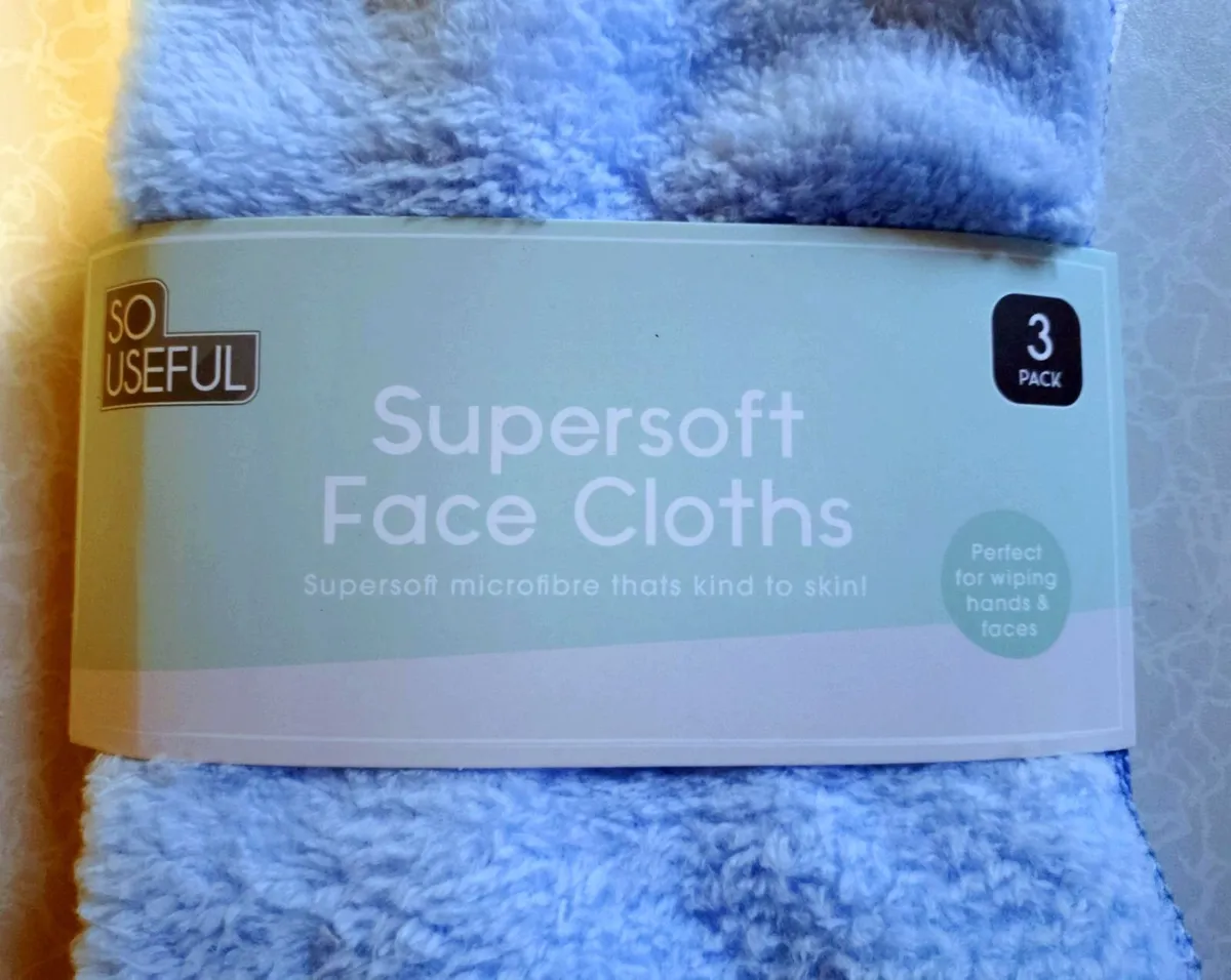 MICROFIBRE FACE CLOTHS 3 PACK (NEW). - Image 2