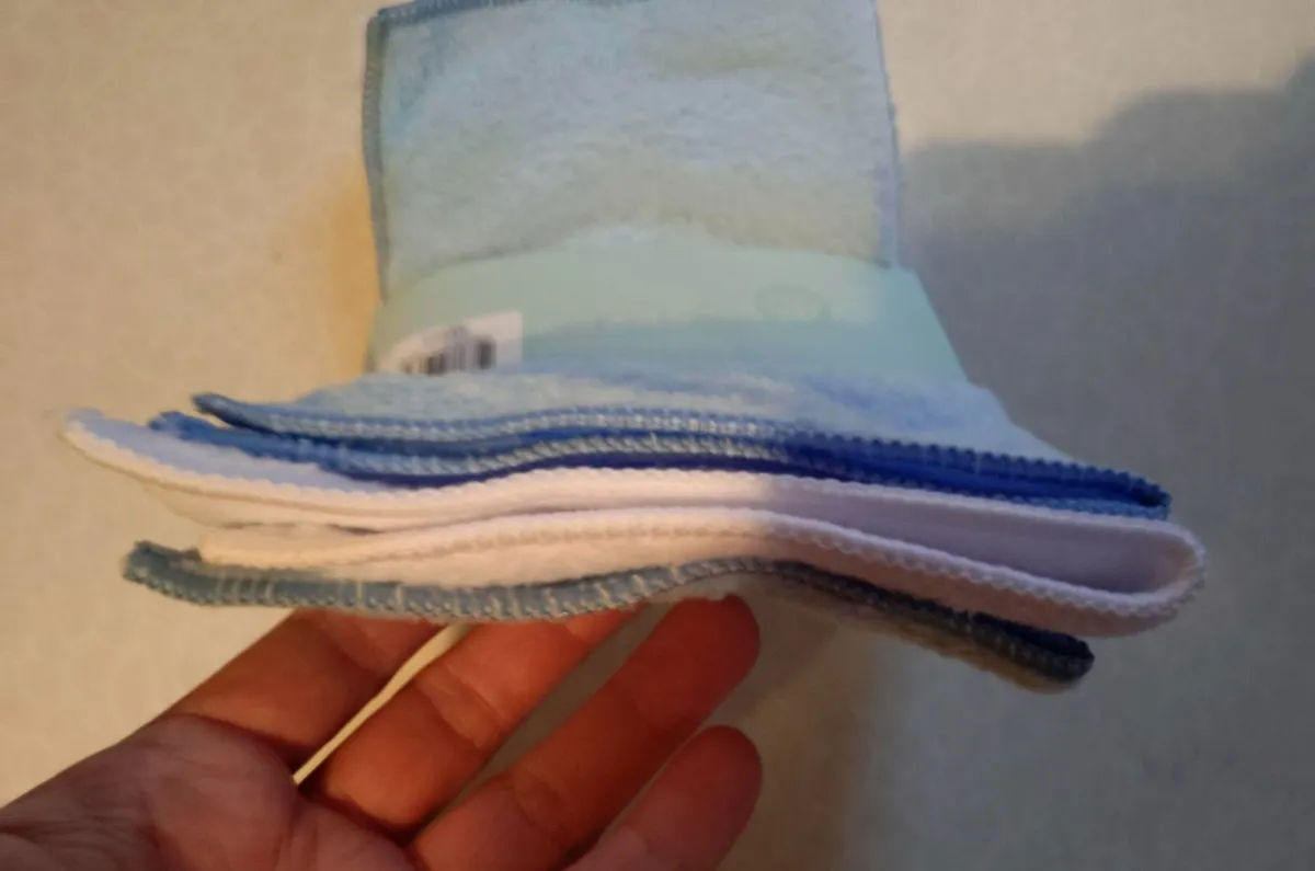 MICROFIBRE FACE CLOTHS 3 PACK (NEW). - Image 3