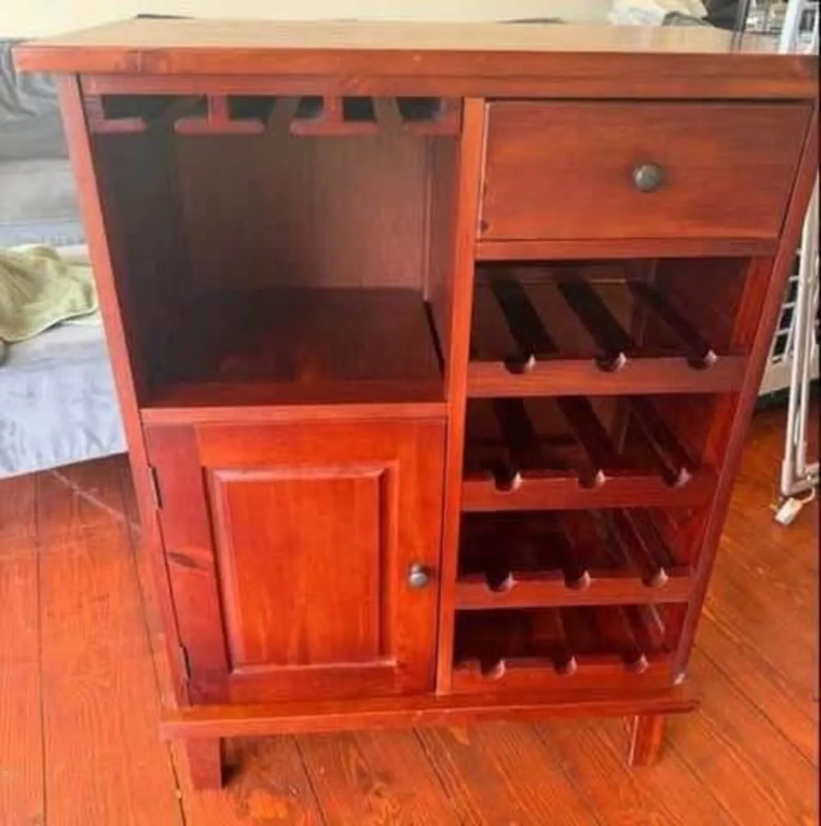 Vine cabinet