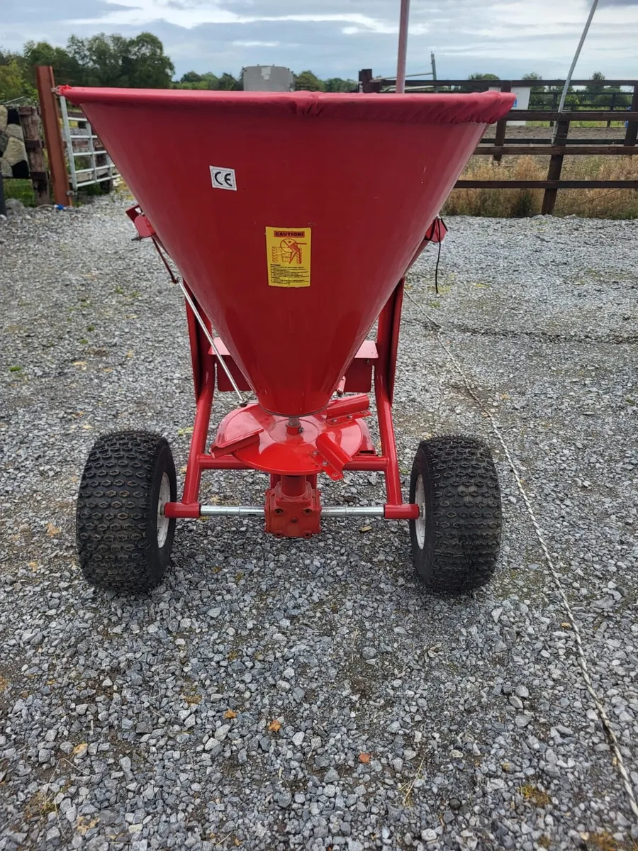Fertiliser spreader - Image 3