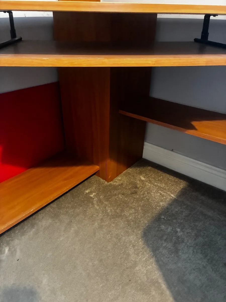 Desk - Image 4