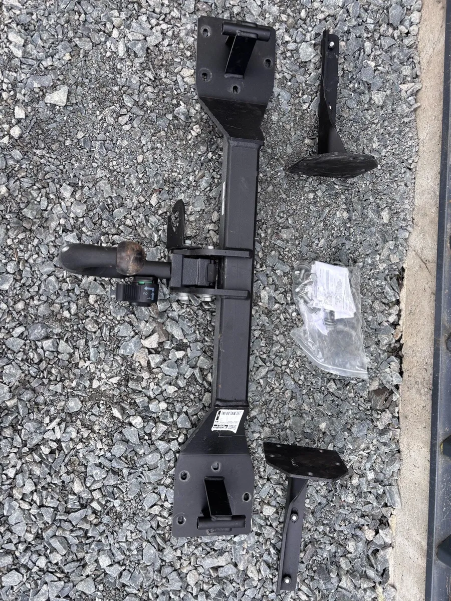 BMW X5 E53 detachable towbar - Image 1