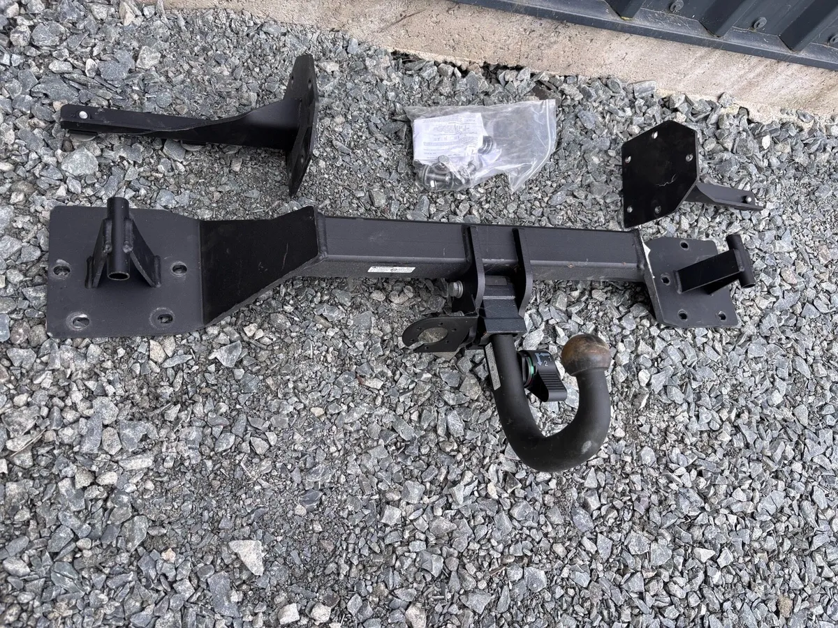 BMW X5 E53 detachable towbar - Image 3