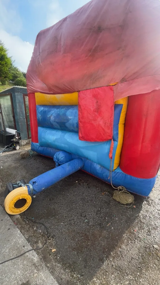 Bouncy castle - Image 3