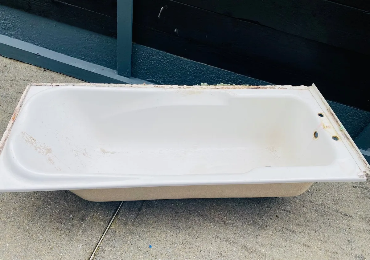 FREE for collection - Bath tub - Killarney - Image 3