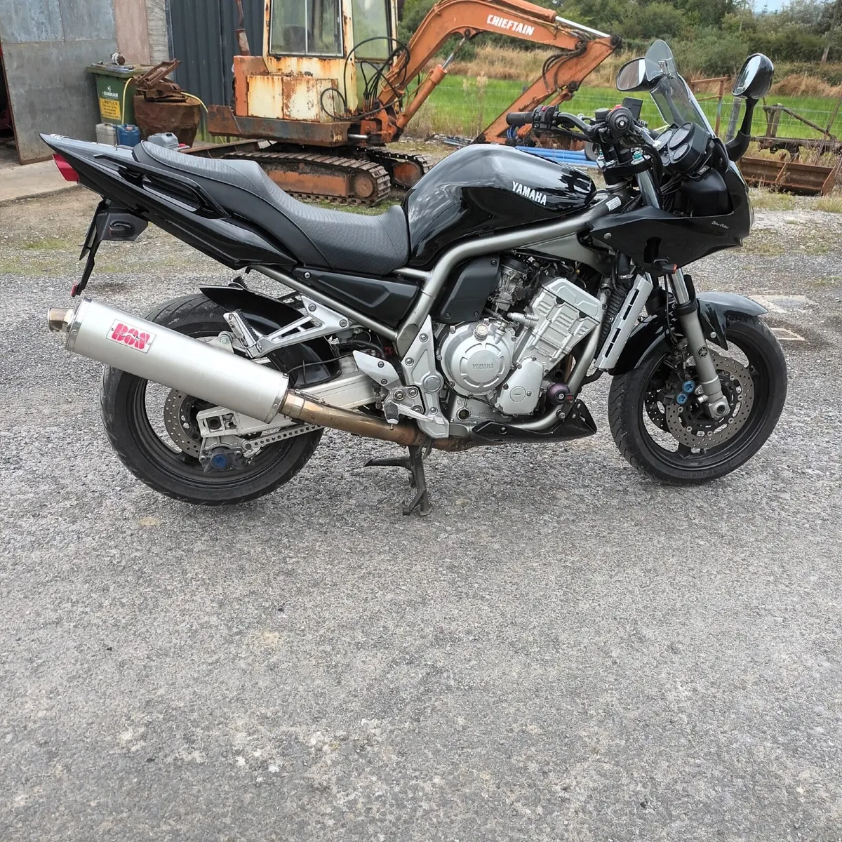 2001 Yamaha Fazer 1000 - Image 1