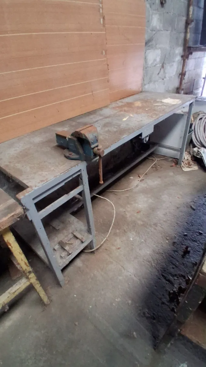 Metal workbench