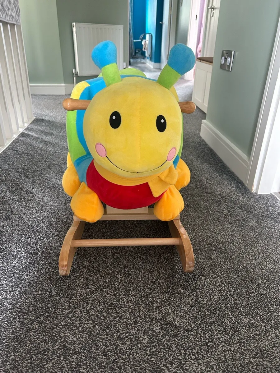 Rocking caterpillar - Image 2