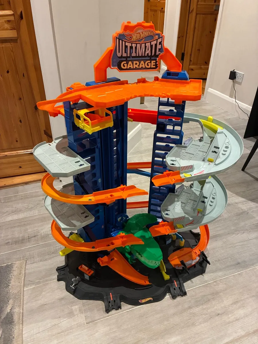 Hot Wheels Garage - Image 1