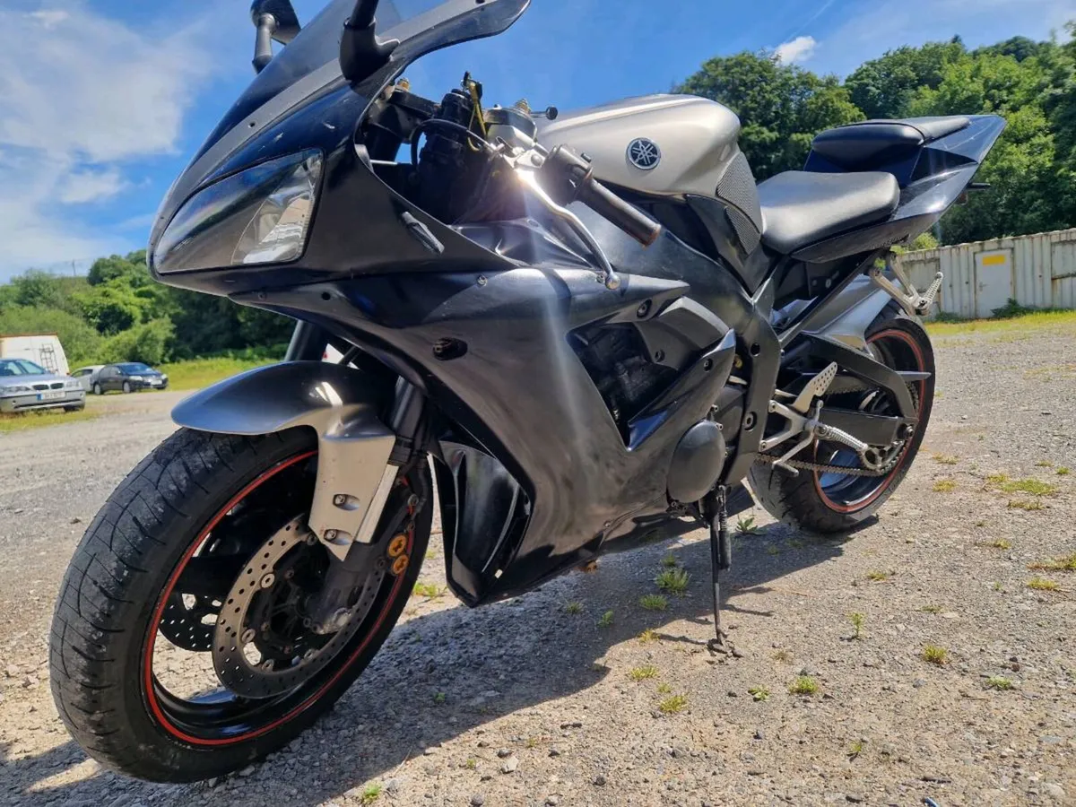 Yamaha R1 - Image 2